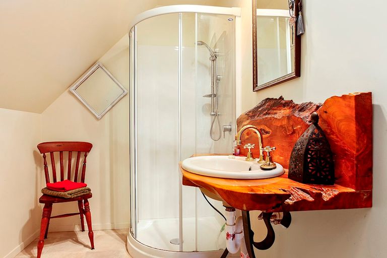 Photo of property in 97 Waima Crescent, Titirangi, Auckland, 0604