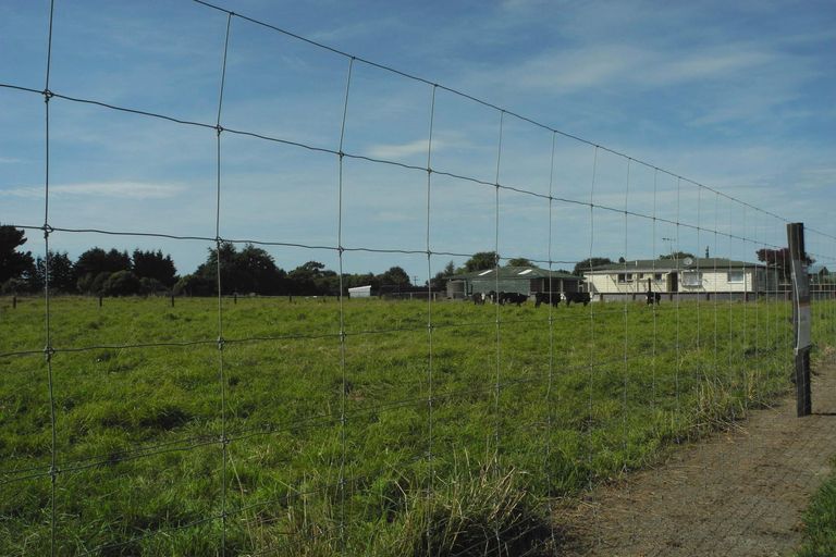 Photo of property in 20 Waimate Highway, Saint Andrews, 7988