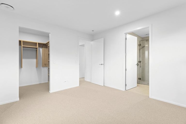 Photo of property in 6 Lake Mckay Drive, Luggate, 9382