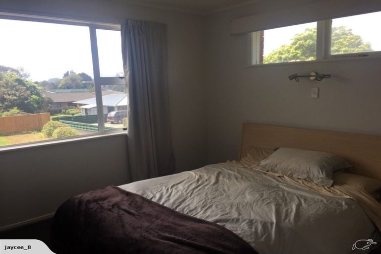 Photo of property in 2a Ruamahanga Crescent, Terrace End, Palmerston North, 4410