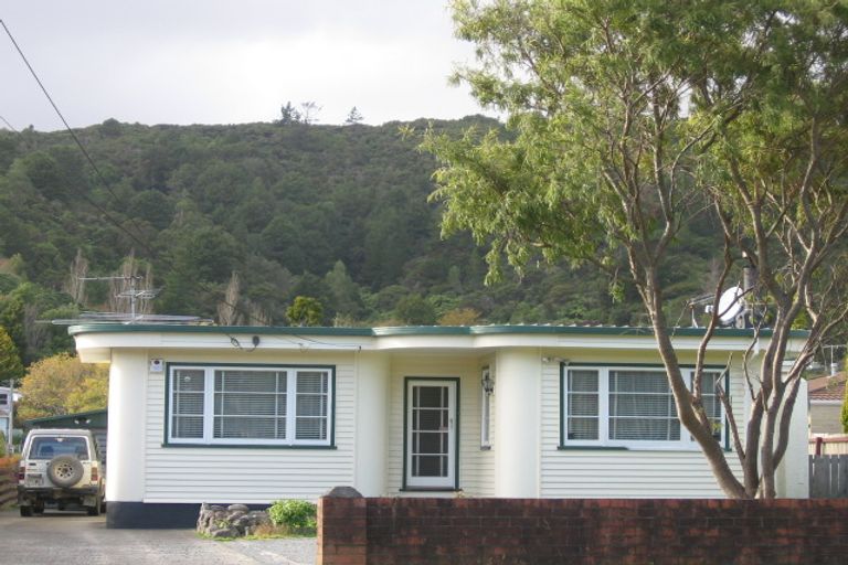 Photo of property in 2/265 Stokes Valley Road, Stokes Valley, Lower Hutt, 5019