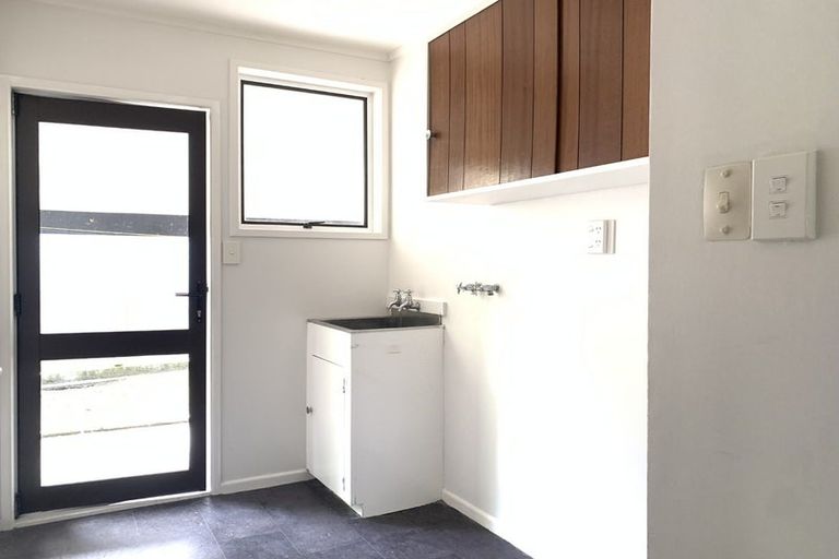 Photo of property in 33 Larchmont Grove, Totara Park, Upper Hutt, 5018