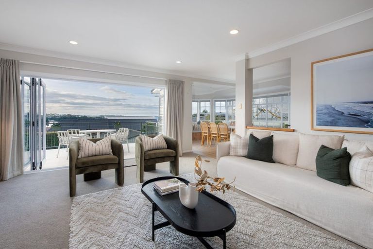 Photo of property in 147 Churchill Road, Rothesay Bay, Auckland, 0630