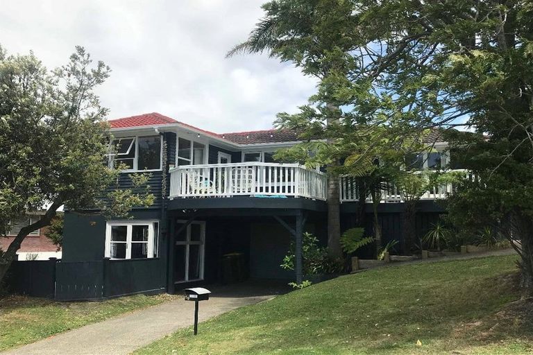 Photo of property in 19 Fairway Avenue, Red Beach, 0932