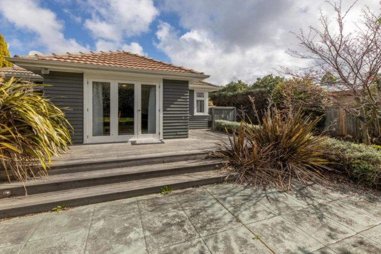 Photo of property in 15 Moreland Avenue, Papanui, Christchurch, 8053