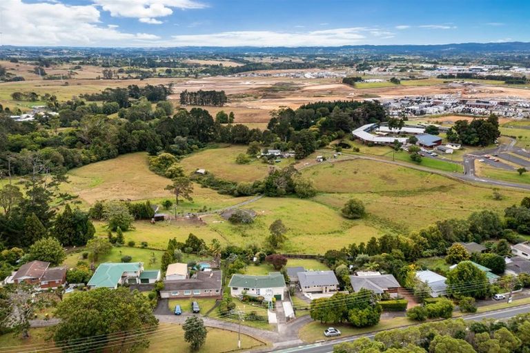 Photo of property in 466 Don Buck Road, Massey, Auckland, 0614