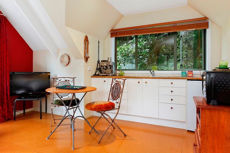 Photo of property in 97 Waima Crescent, Titirangi, Auckland, 0604