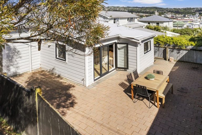 Photo of property in 7 Derby Street, Mount Victoria, Wellington, 6011