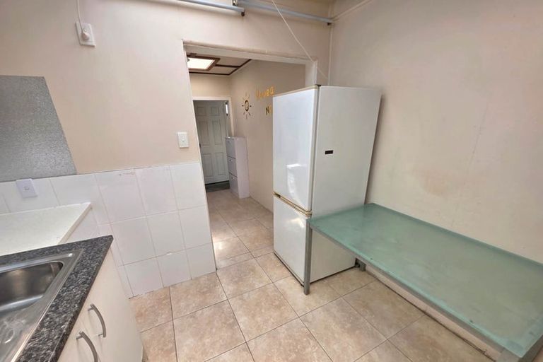 Photo of property in 37 Sunset Road, Totara Vale, Auckland, 0632