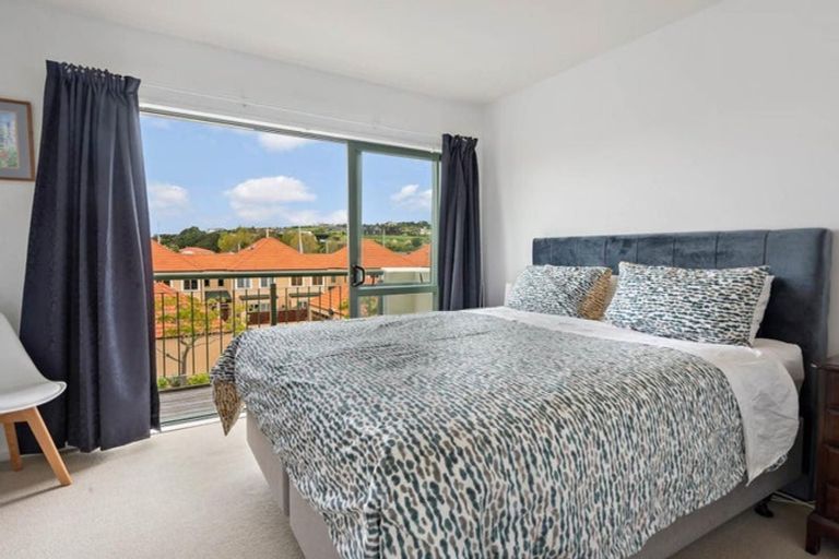 Photo of property in 52 Waterside Crescent, Gulf Harbour, Whangaparaoa, 0930