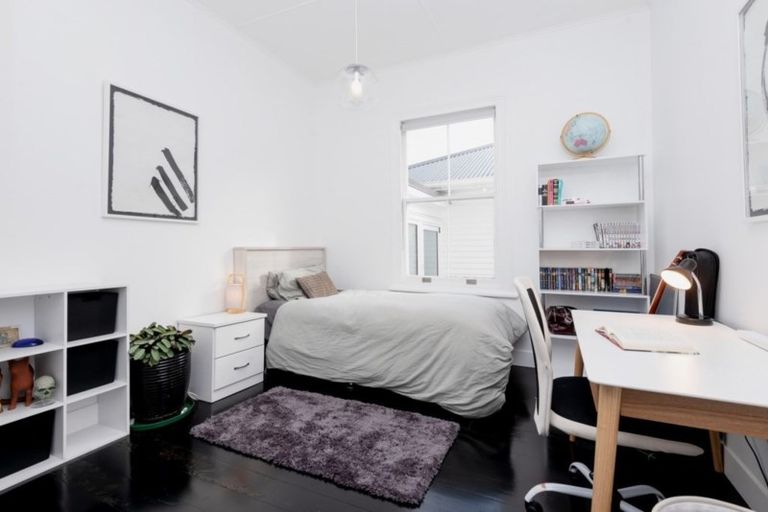 Photo of property in 100 Pukekohe East Road, Pukekohe, 2677