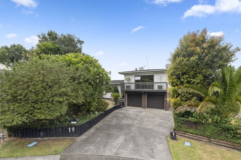 Photo of property in 19 Rhonda Place, Opaheke, Papakura, 2113