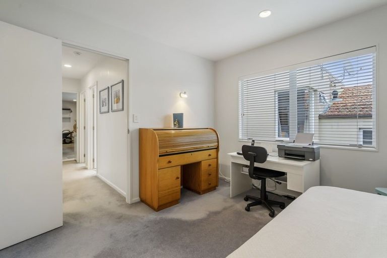 Photo of property in 17a Beach Road, Manly, Whangaparaoa, 0930