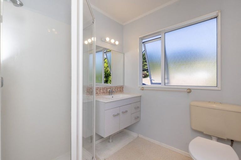 Photo of property in 11 Hookway Grove, Paraparaumu, 5032