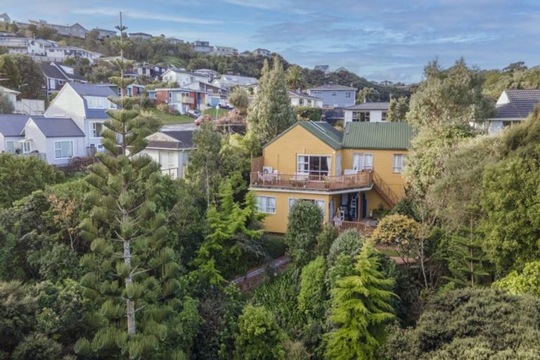 Photo of property in 24 Penryn Drive, Camborne, Porirua, 5026