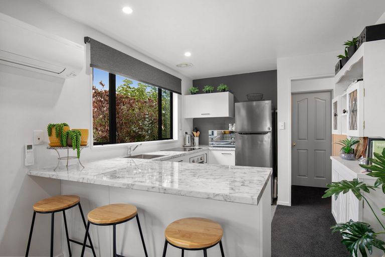 Photo of property in 22 Clutha Street, Alexandra, 9320