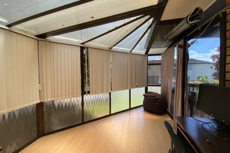 Photo of property in 33 Dianne Louise Drive, Half Moon Bay, Auckland, 2012