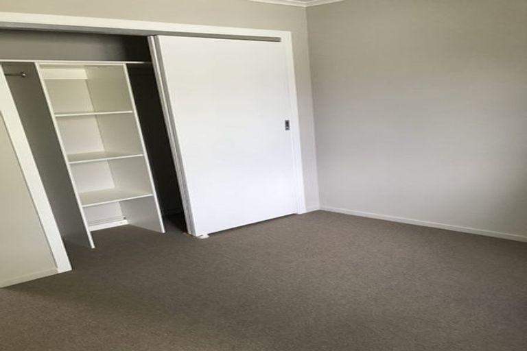 Photo of property in 12 Cobham Crescent, Kelston, Auckland, 0602