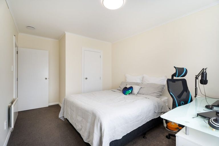 Photo of property in 37 Hampton Hill Road, Tawa, Wellington, 5028