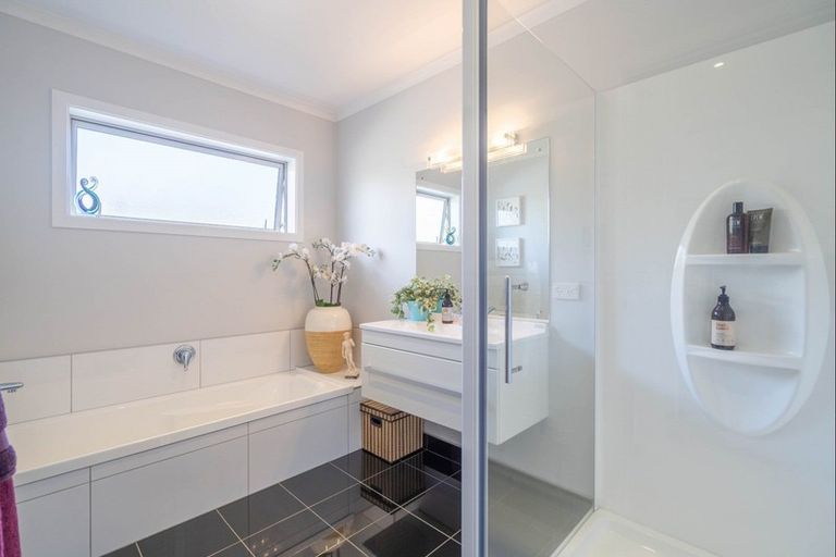 Photo of property in 120 Main Road, Waikanae, 5036