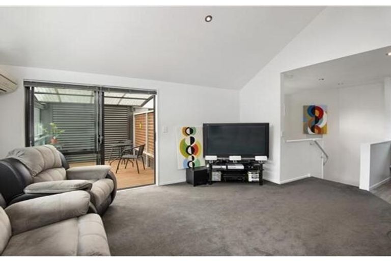 Photo of property in 3/450 Barbadoes Street, Edgeware, Christchurch, 8013