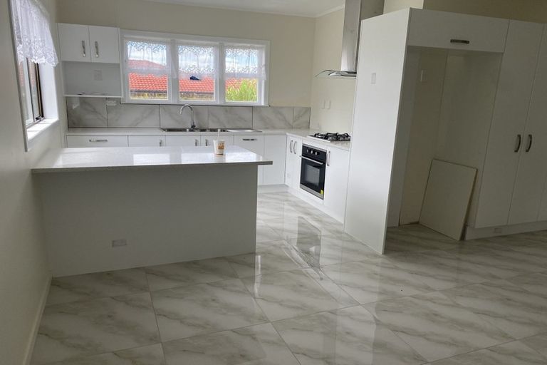 Photo of property in 92 Palmers Road, Clendon Park, Auckland, 2103