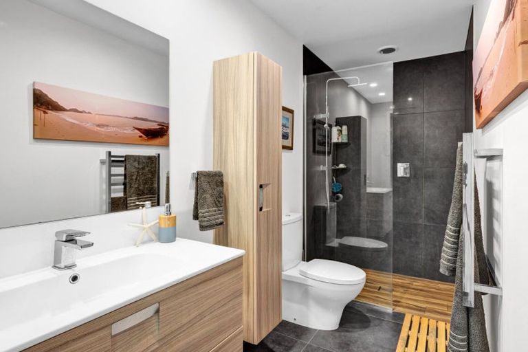 Photo of property in 8 Bright Way, Lower Vogeltown, New Plymouth, 4310