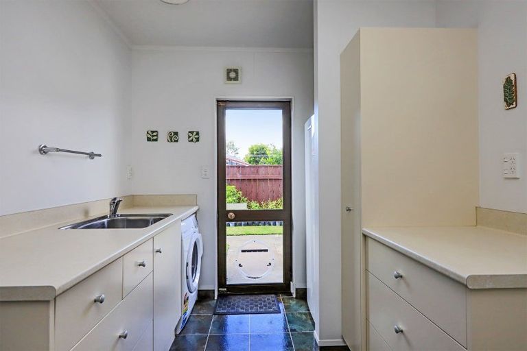 Photo of property in 8 Webb Place, Taradale, Napier, 4112