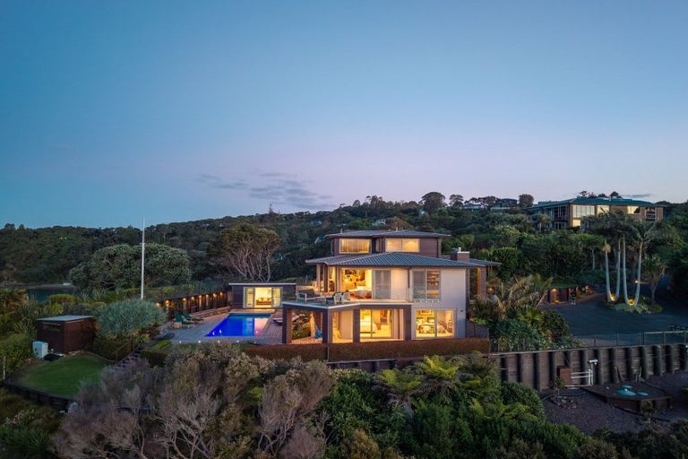 Photo of property in 18b Kaha Place, Russell, 0272