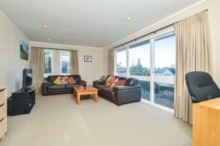 Photo of property in 18 Culver Terrace, Howick, Auckland, 2014