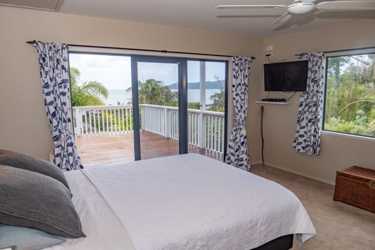 Photo of property in 44 Heretaunga Crescent, Cable Bay, 0420