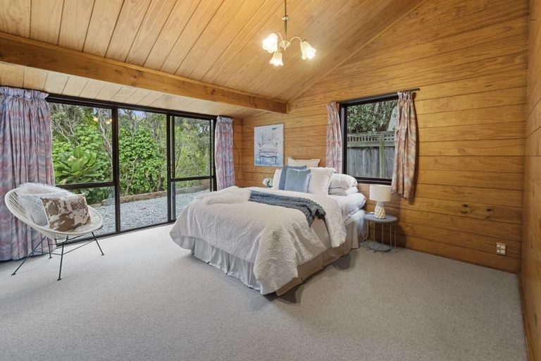 Photo of property in 2 Flaxmere Street, Waikanae Beach, Waikanae, 5036