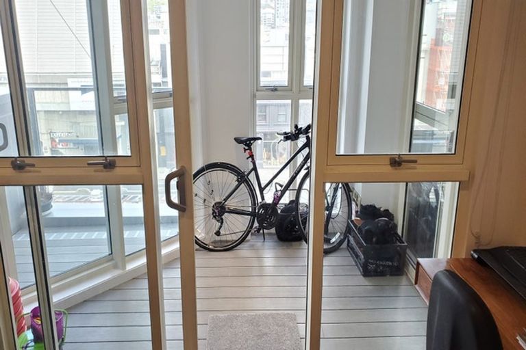 Photo of property in 9/5a Kent Terrace, Mount Victoria, Wellington, 6011