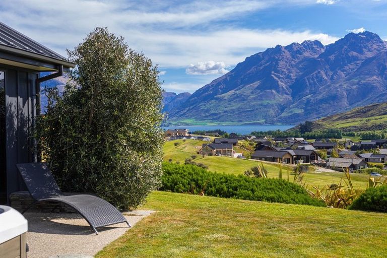 Photo of property in 5 Afton Lane, Jacks Point, Queenstown, 9371