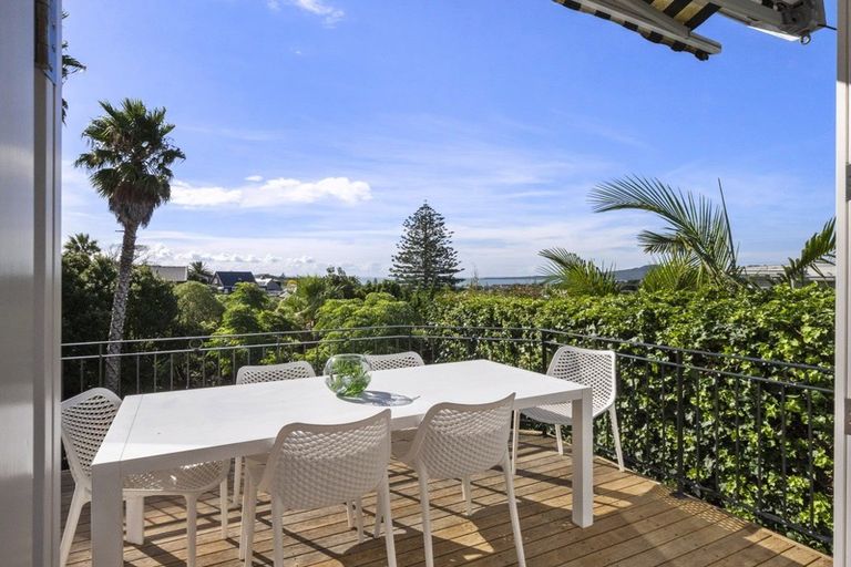 Photo of property in 24 Palmer Crescent, Mission Bay, Auckland, 1071