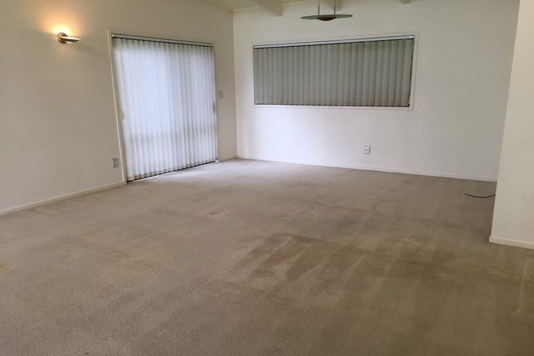 Photo of property in 86 Hattaway Avenue, Bucklands Beach, Auckland, 2012