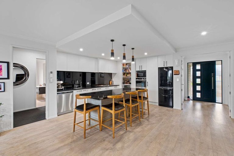 Photo of property in 39 Kendallvale Drive, Waiuku, 2123