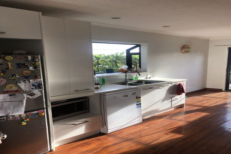 Photo of property in 7 Seaglen Place, Botany Downs, Auckland, 2010