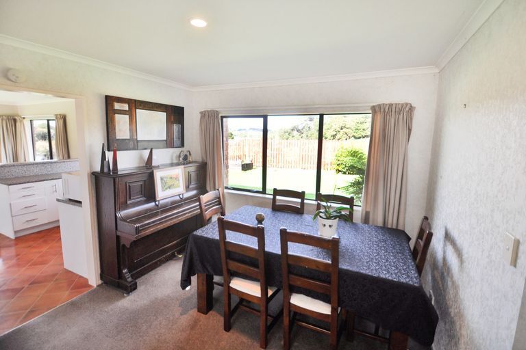 Photo of property in 927 Tauhoa Road, Kaipara Flats, Warkworth, 0984
