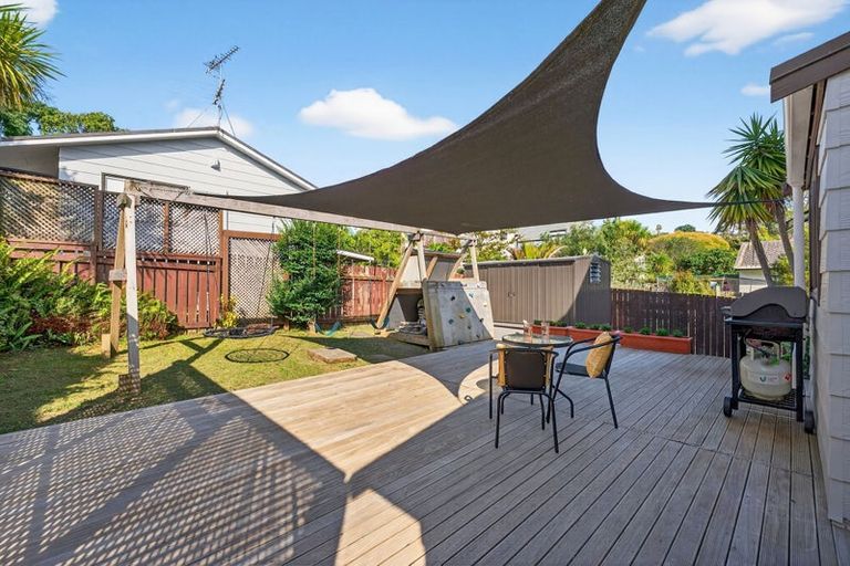 Photo of property in 2/36 Gatman Street, Birkdale, Auckland, 0626