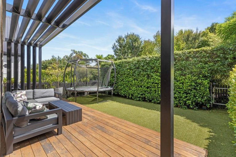 Photo of property in 17 Jack Seabrook Road, Hobsonville, Auckland, 0616