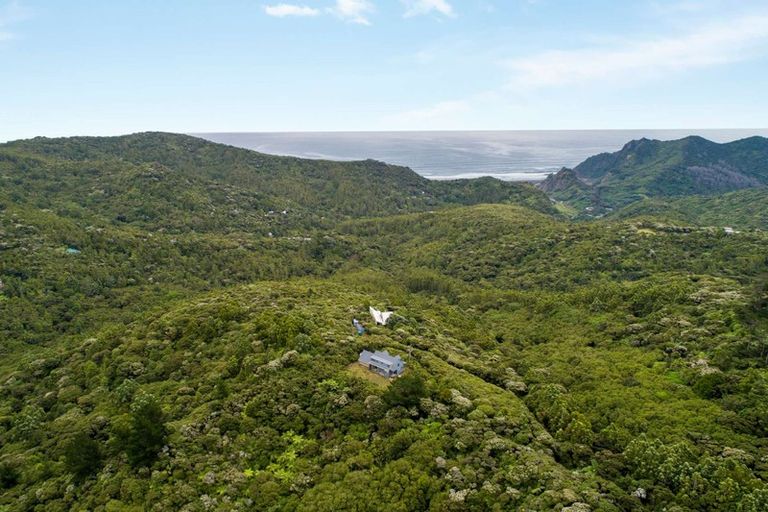 Photo of property in 112 Lone Kauri Road, Karekare, New Lynn, 0772