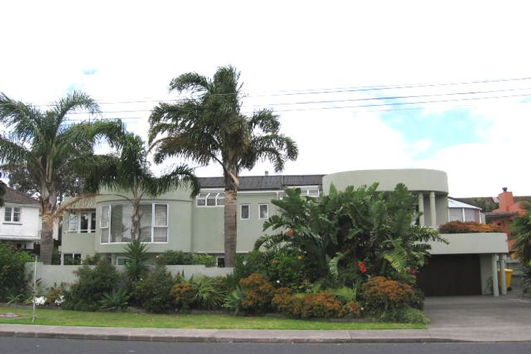 Photo of property in 2a Omana Road, Milford, Auckland, 0620
