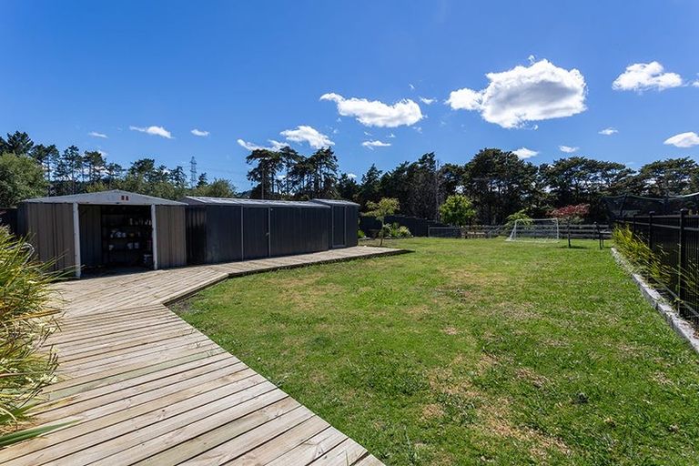 Photo of property in 19 Kahika Grove, Huapai, Kumeu, 0810