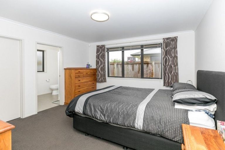 Photo of property in 8 Max Landing, Grandview Heights, Hamilton, 3200