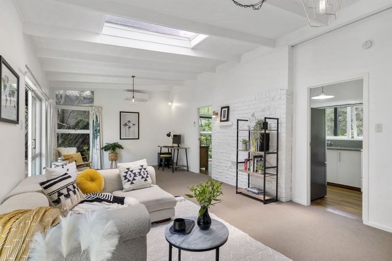 Photo of property in 92 Park Hill Road, Birkenhead, Auckland, 0626