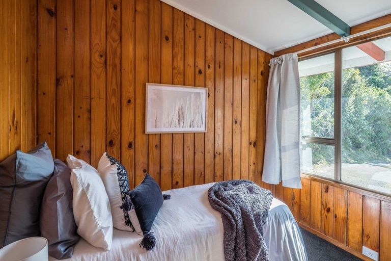 Photo of property in 117 Newlands Road, Newlands, Wellington, 6037