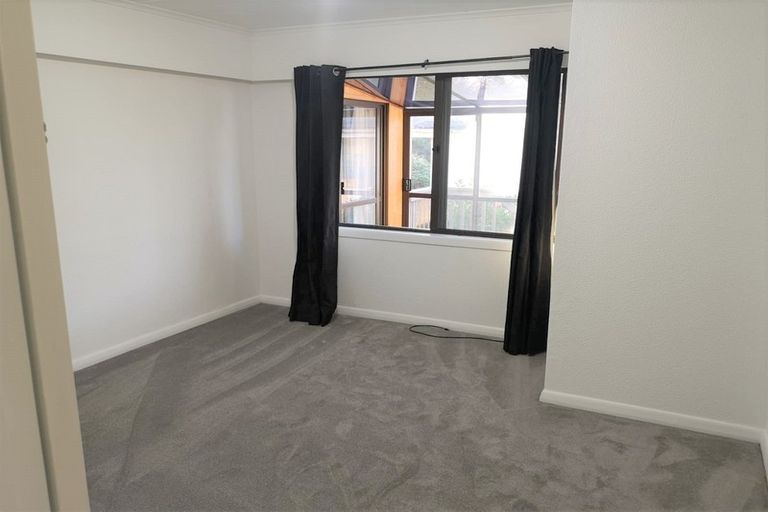 Photo of property in 4 Evans Road, Glen Eden, Auckland, 0602