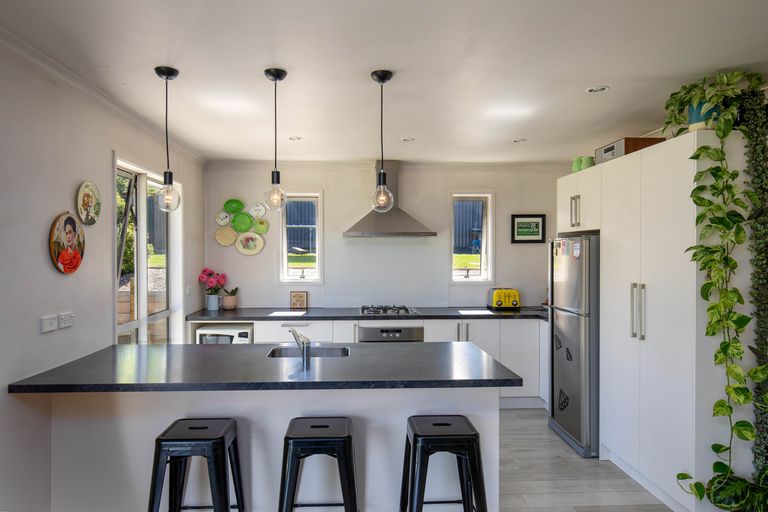 Photo of property in 74 Shields Street, Clyde, 9330