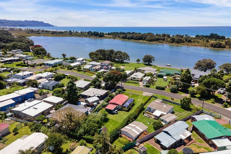 Photo of property in 9a Roretana Drive, Athenree, Waihi Beach, 3177